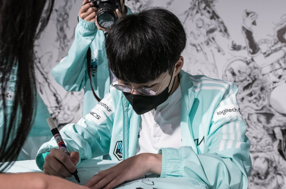 MAD碾压NS，ShowMaker打出惊人五杀激烈交锋成都决赛之夜，引爆全场热议