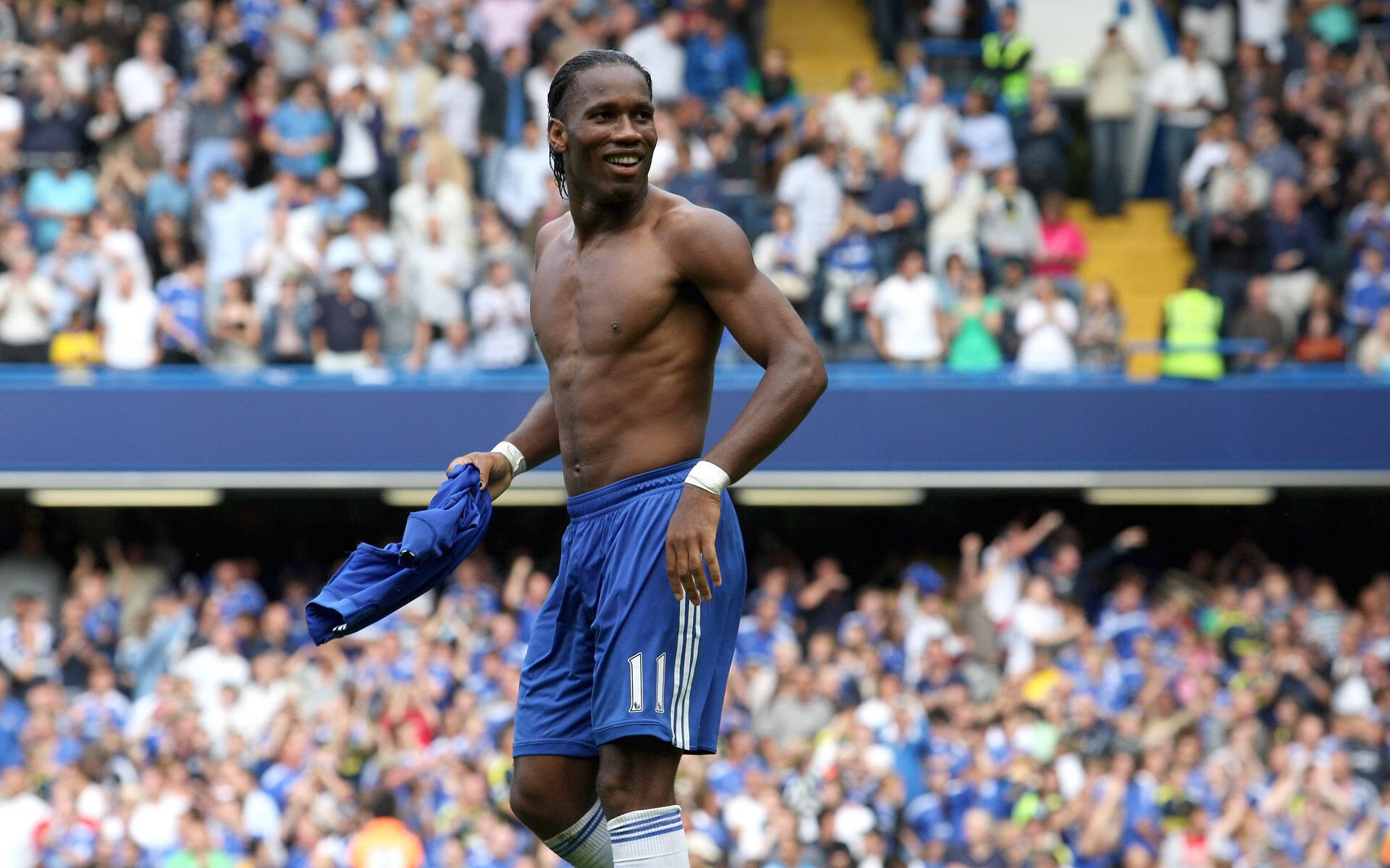 安哥拉防线上的裂缝，让黄喜灿成为巴萨的新英雄