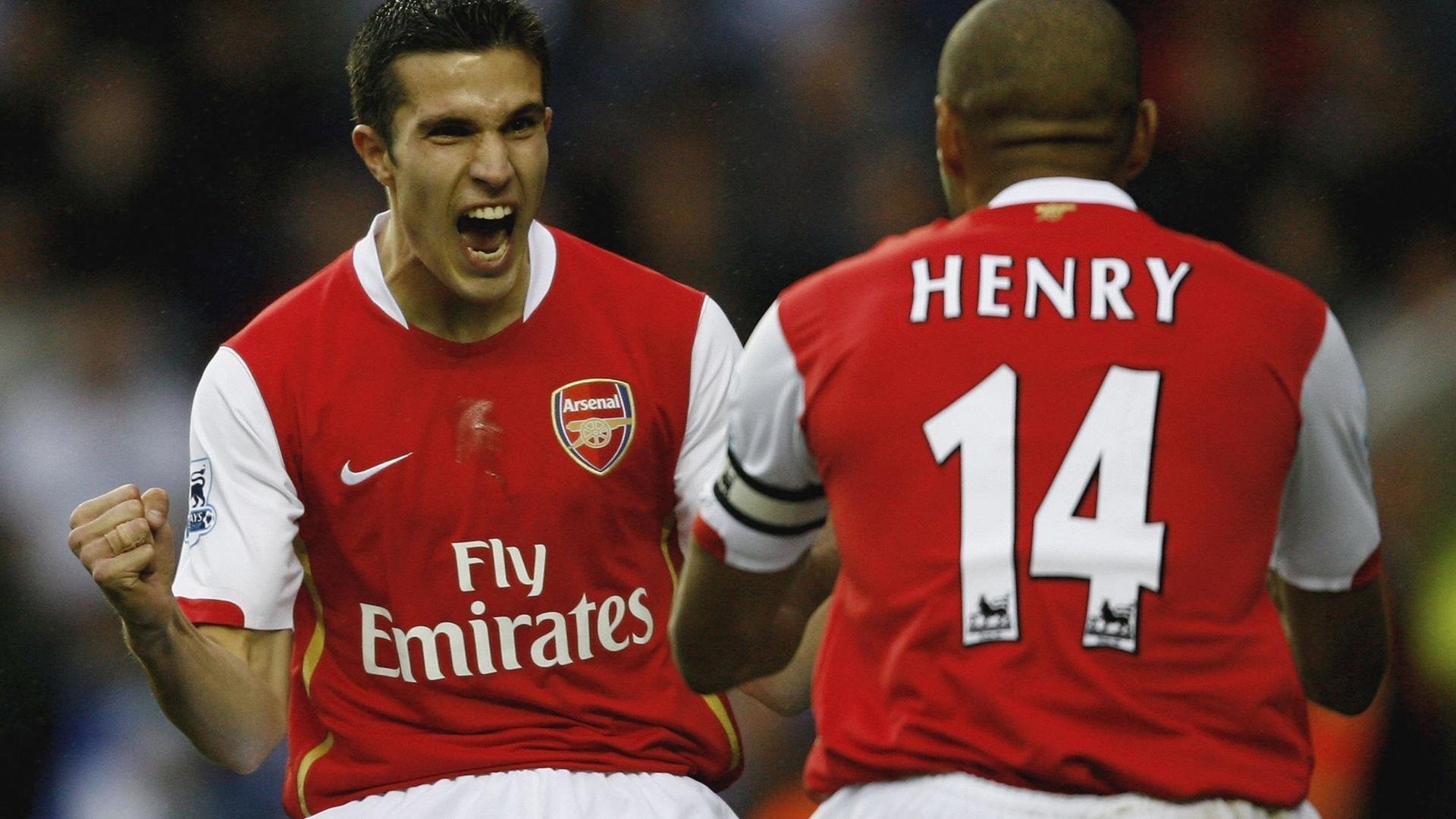 C罗冷箭引爆南美火药桶！墨西哥战术铁壁轰然倒塌，英格兰凭巨星灵光逃出生天