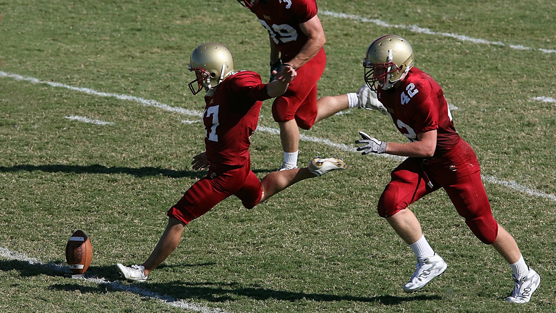 当小钢炮在意甲接管比赛,巴萨在西甲用传承轻取未来,足球的两种胜利哲学
